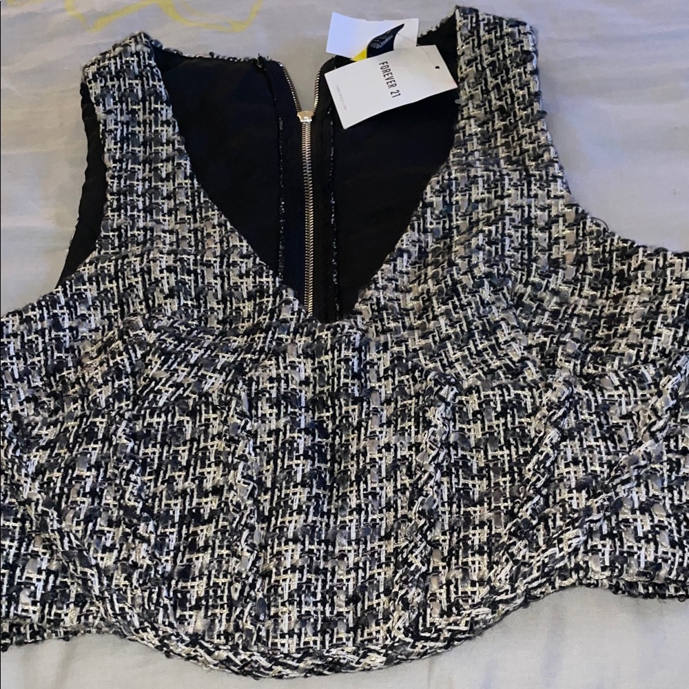 Forever 21 Chic Black and White Tweed Crop Top M - Picture 2 of 5